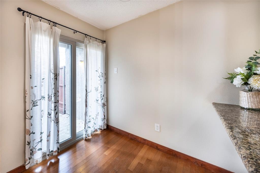 Villas Condo At Pkwy Village - Residential