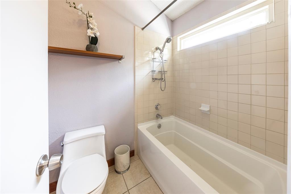 Villas Condo At Pkwy Village - Residential