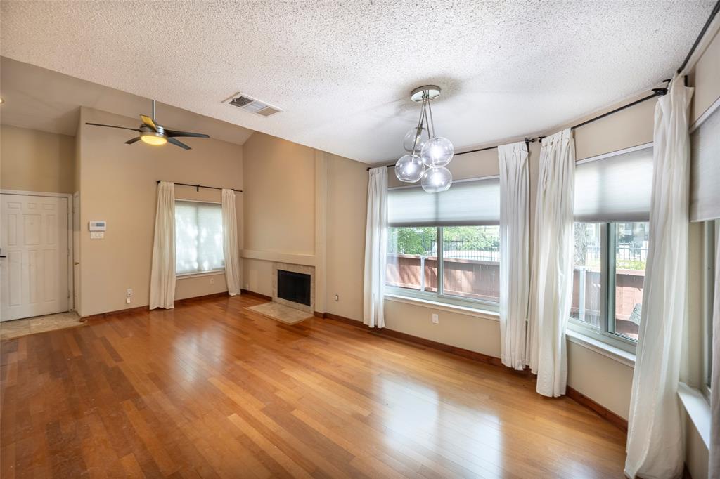 Villas Condo At Pkwy Village - Residential