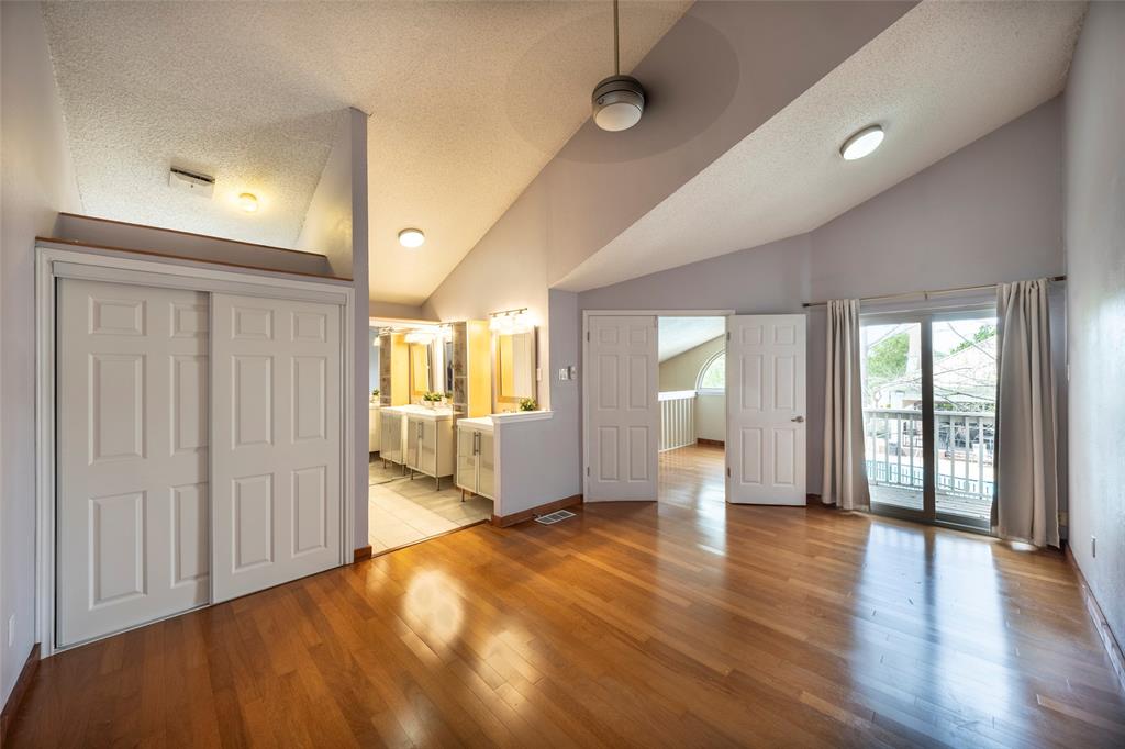 Villas Condo At Pkwy Village - Residential