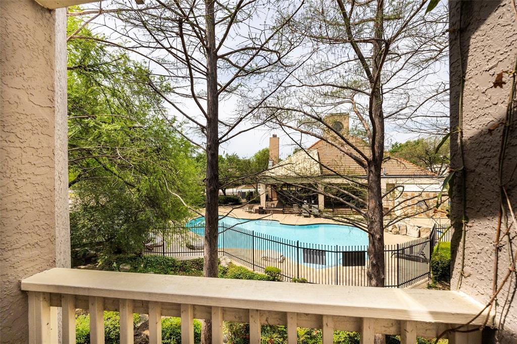 Villas Condo At Pkwy Village - Residential