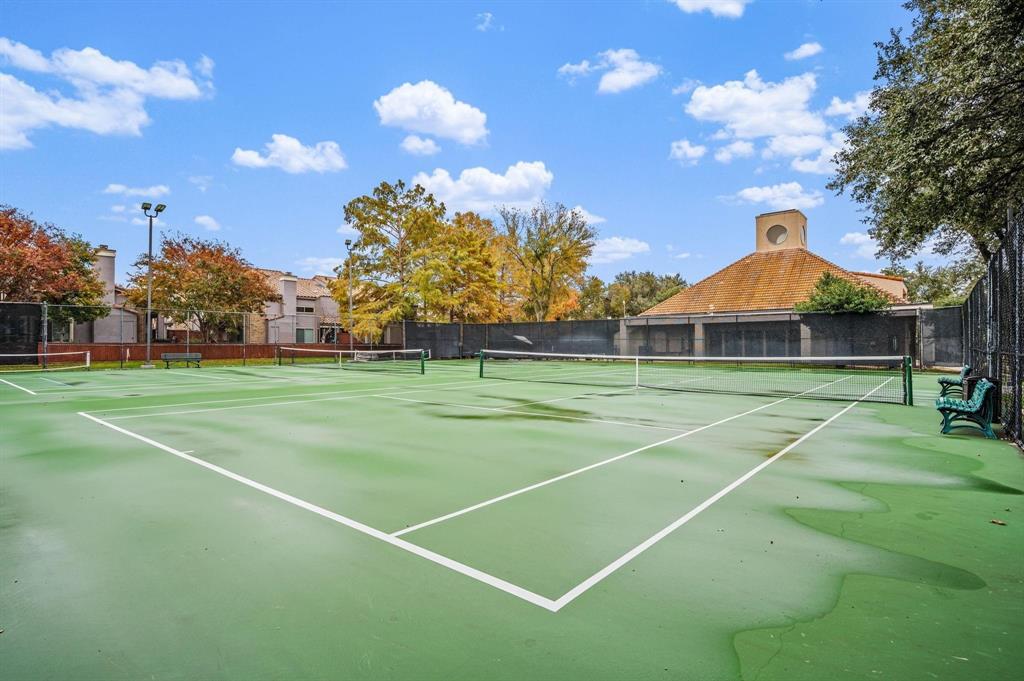 Villas Condo At Pkwy Village - Residential