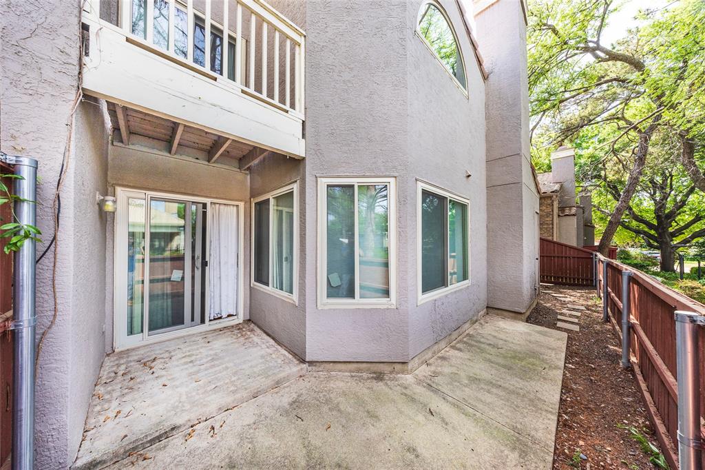 Villas Condo At Pkwy Village - Residential