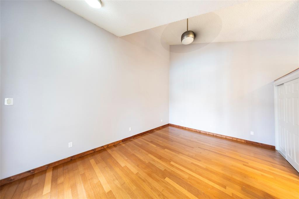 Villas Condo At Pkwy Village - Residential