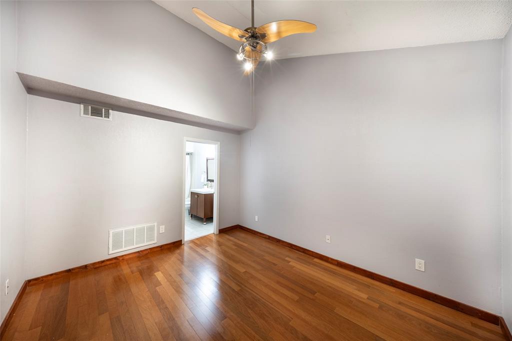 Villas Condo At Pkwy Village - Residential