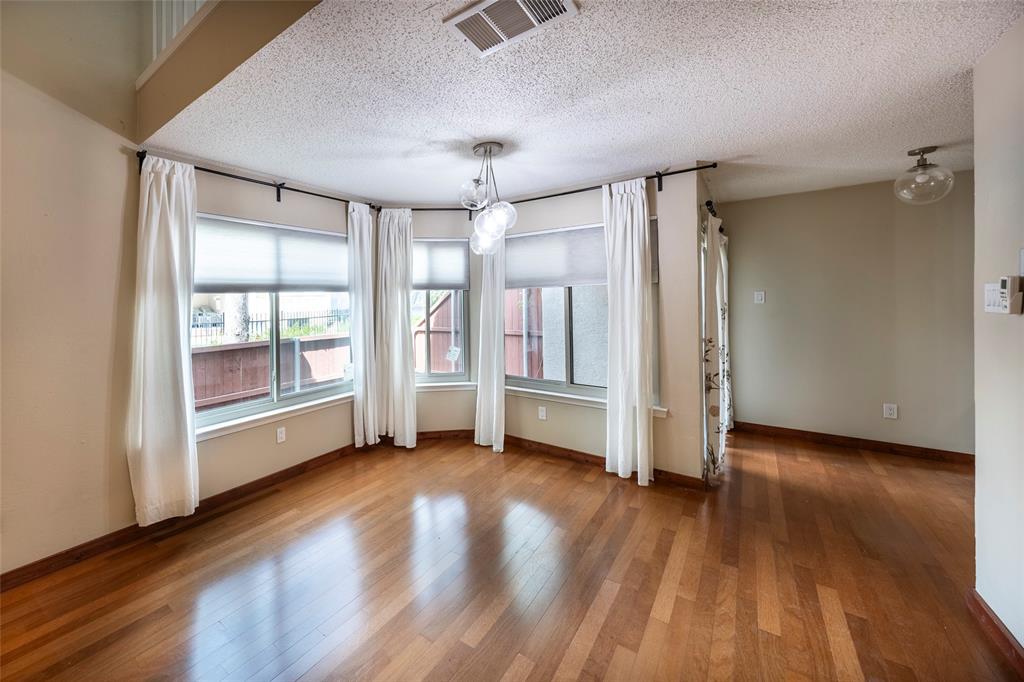 Villas Condo At Pkwy Village - Residential