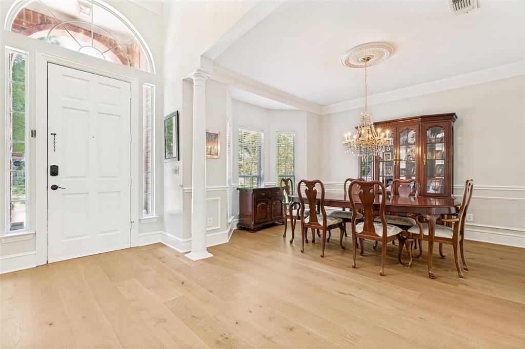 907 Parkwood Court