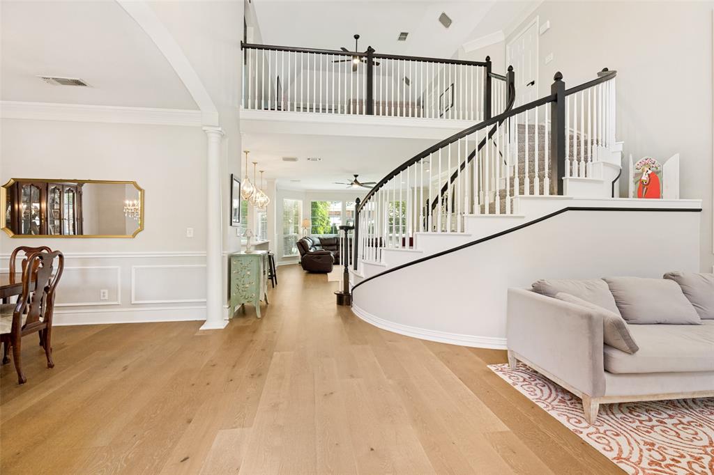 907 Parkwood Court