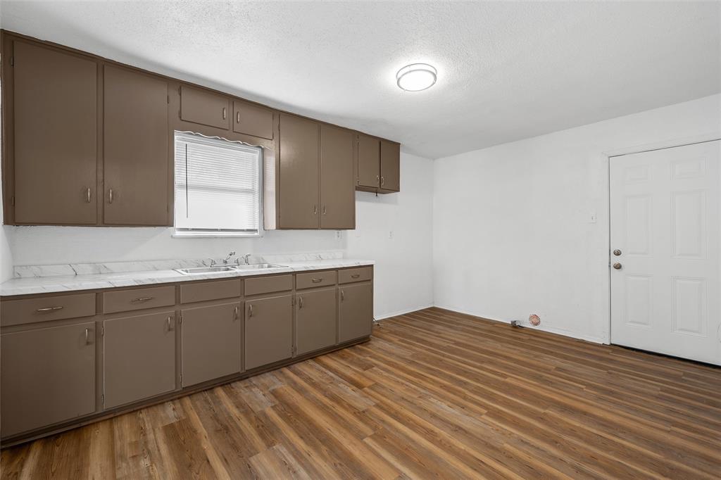 Davis J F Tr - Residential