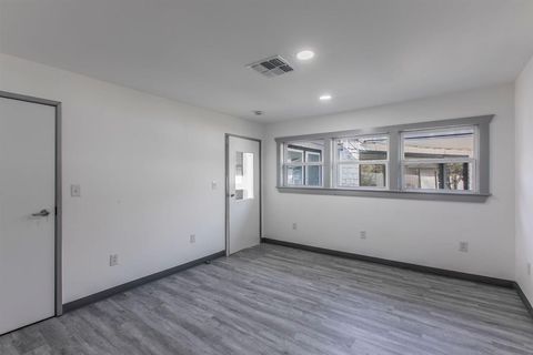 904 13th Street 3 Bridgeport TX 76426