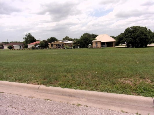 1904 W BROWN ST, SAN SABA, TX 76877 - Image 08f4d9241feeaabff04c7461ac61775d/1432992162