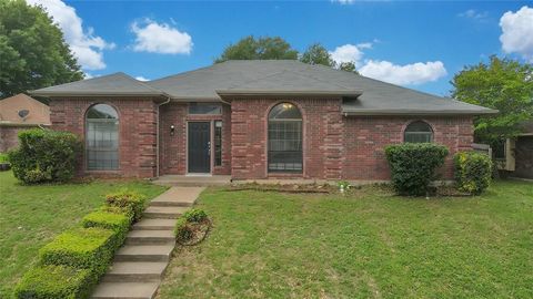 Photo of 709 Desoto Drive, DeSoto, TX 75115 (MLS # 21243762)