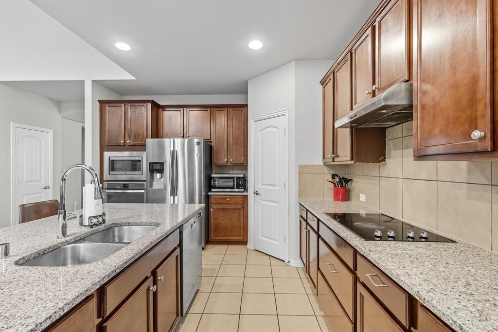 Sunset Pointe Ph Twelve - Residential