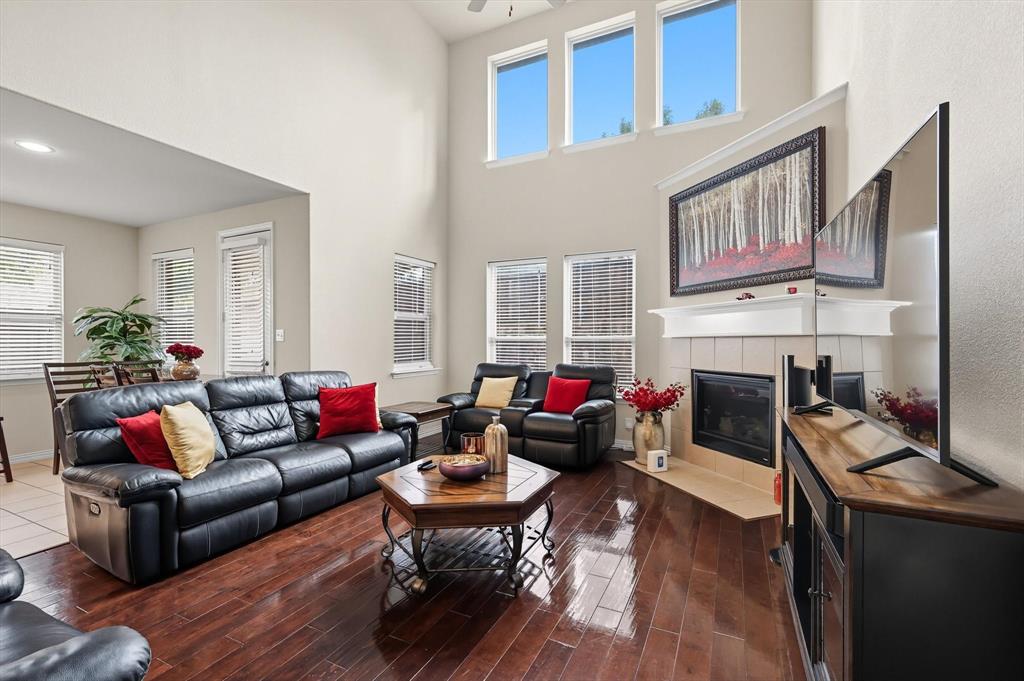 Sunset Pointe Ph Twelve - Residential