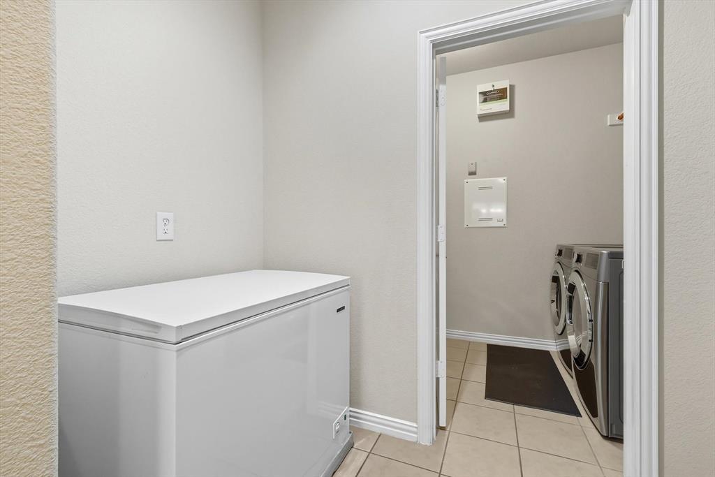 Sunset Pointe Ph Twelve - Residential