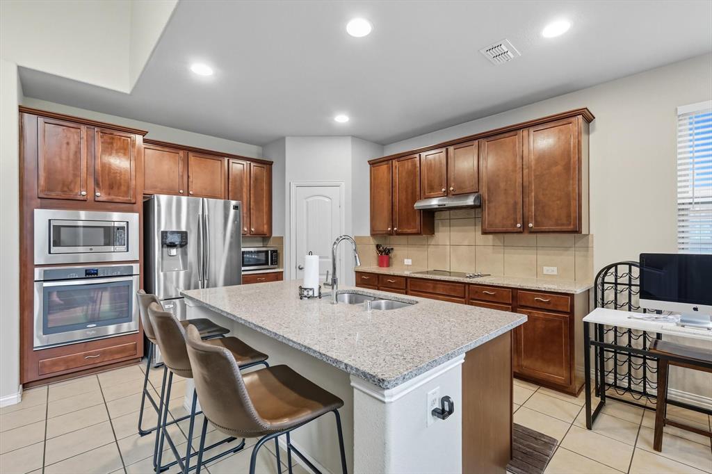 Sunset Pointe Ph Twelve - Residential