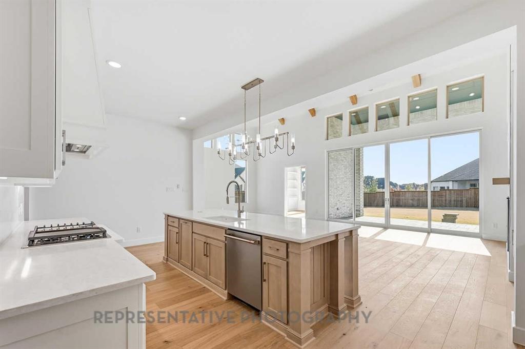 2717 Thatcher Street