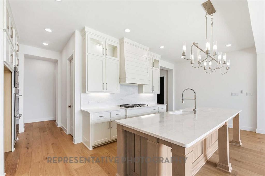 2717 Thatcher Street