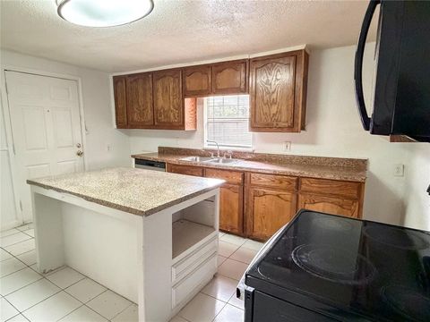 Tiny photo for 936 E Cantey Street, Fort Worth, TX 76104 (MLS # 21341428)