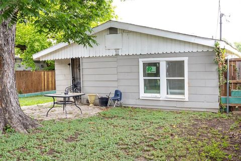 Tiny photo for 936 E Cantey Street, Fort Worth, TX 76104 (MLS # 21341428)