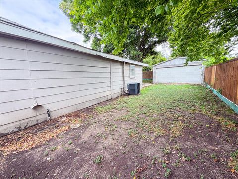 Tiny photo for 936 E Cantey Street, Fort Worth, TX 76104 (MLS # 21341428)