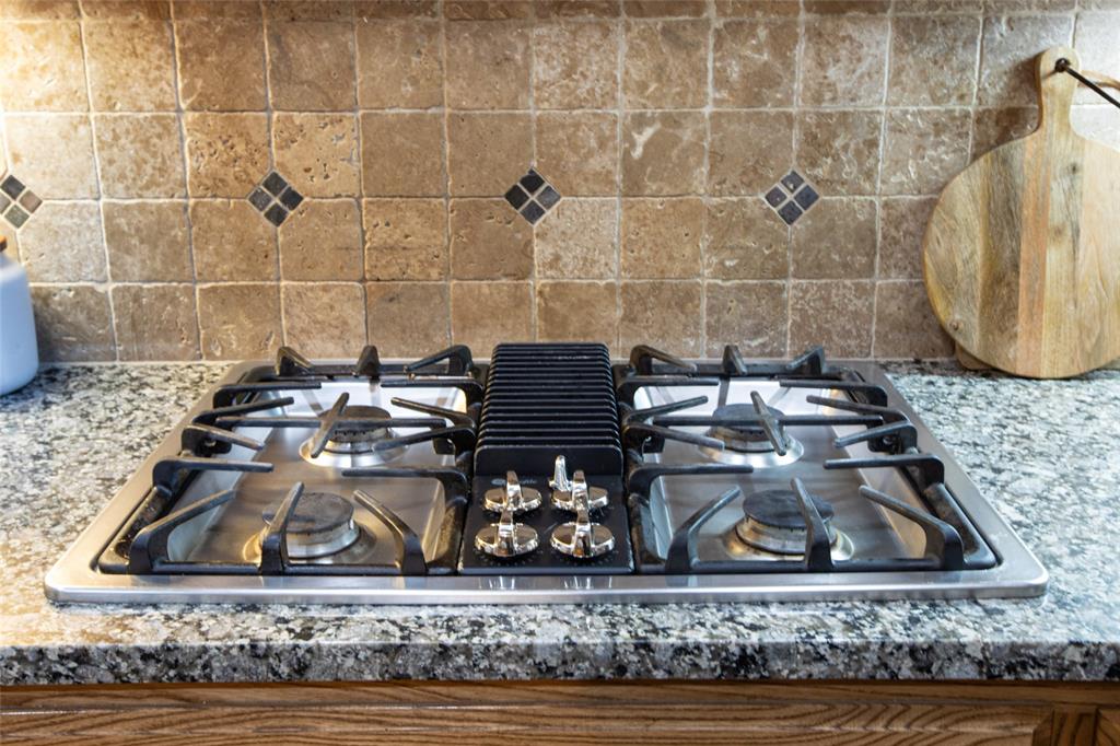 225 Buckingham Avenue