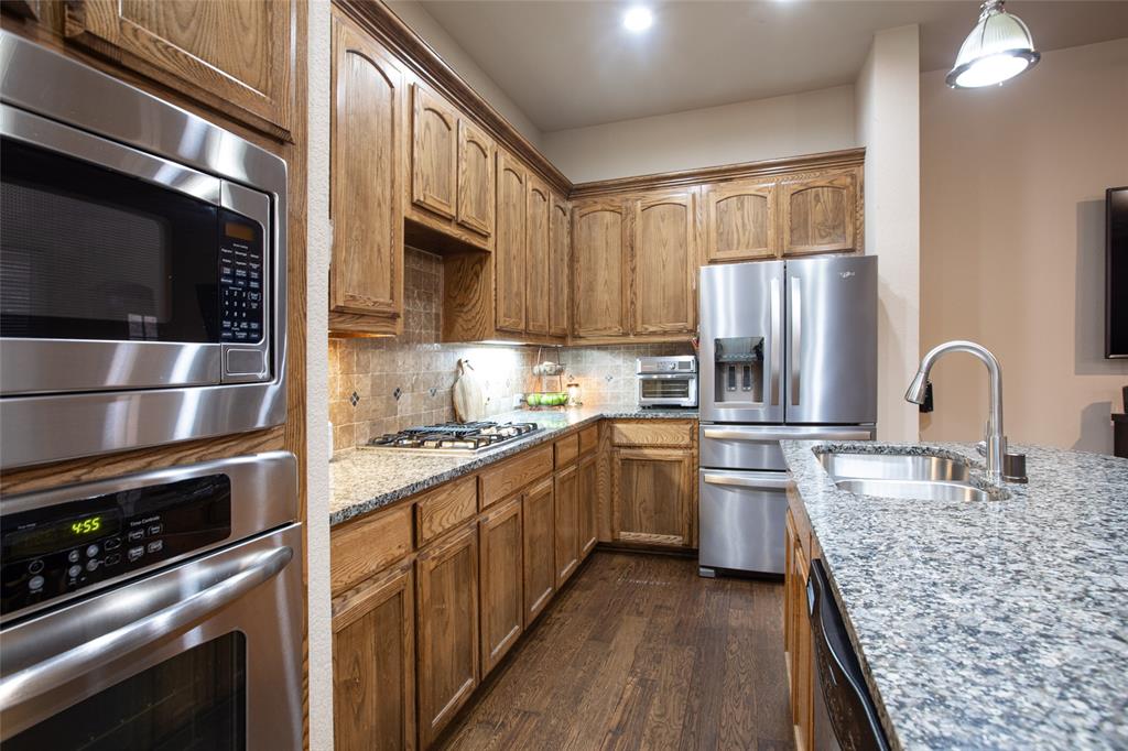 225 Buckingham Avenue