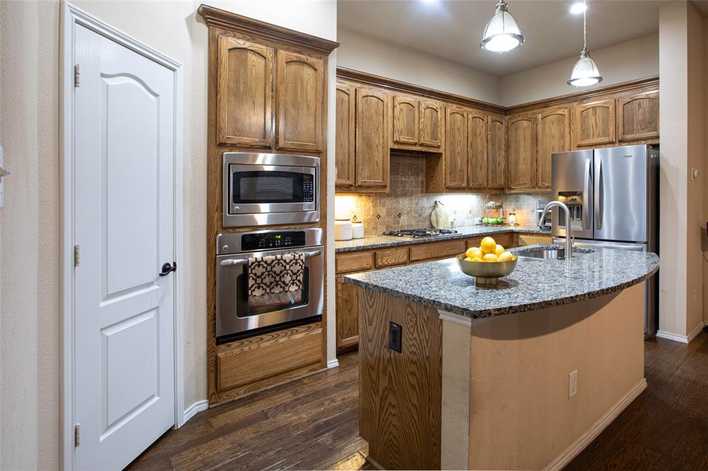 225 Buckingham Avenue