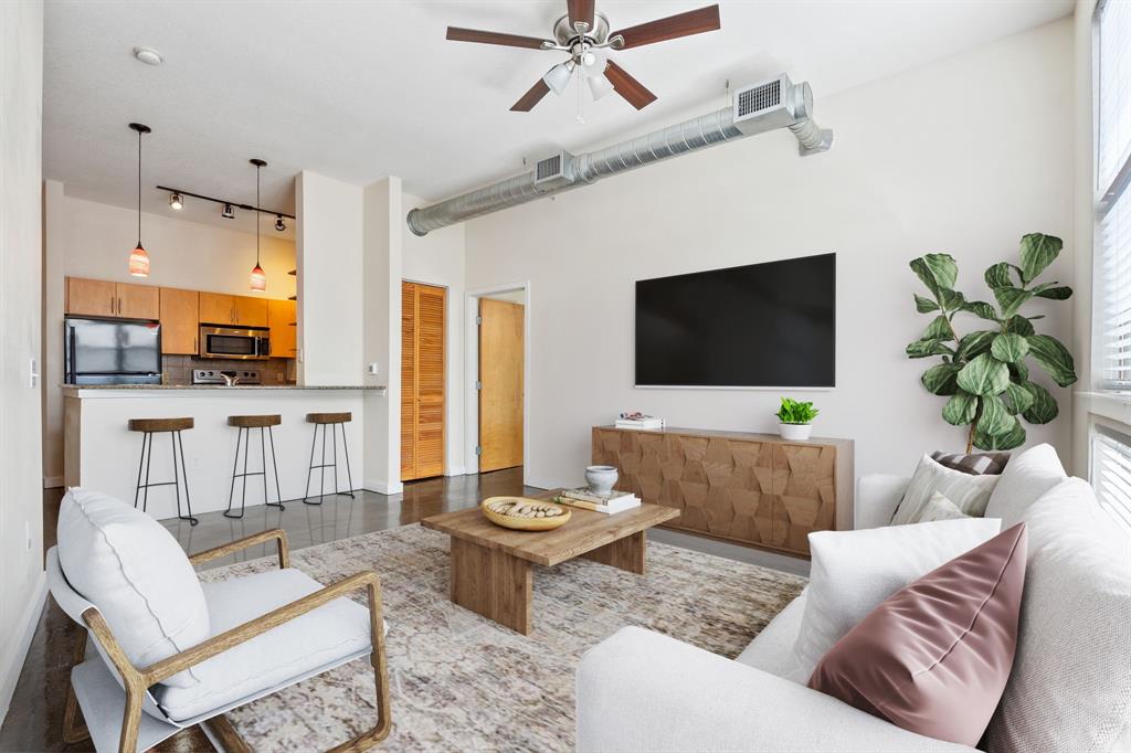 Texas & Pacific Lofts Condo - Residential