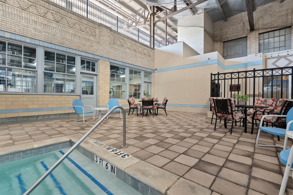 Texas & Pacific Lofts Condo - Residential