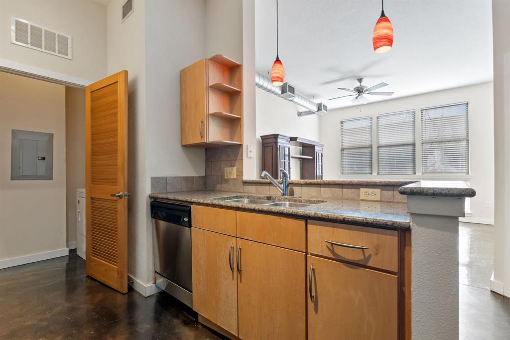 Texas & Pacific Lofts Condo - Residential