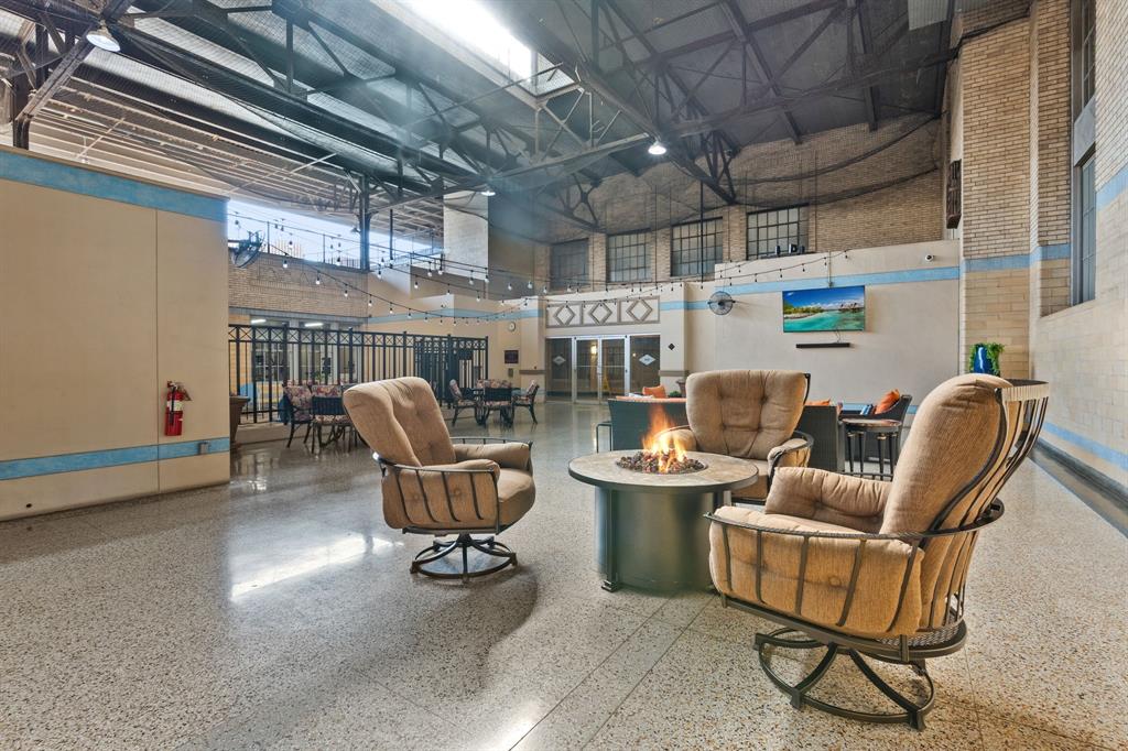 Texas & Pacific Lofts Condo - Residential