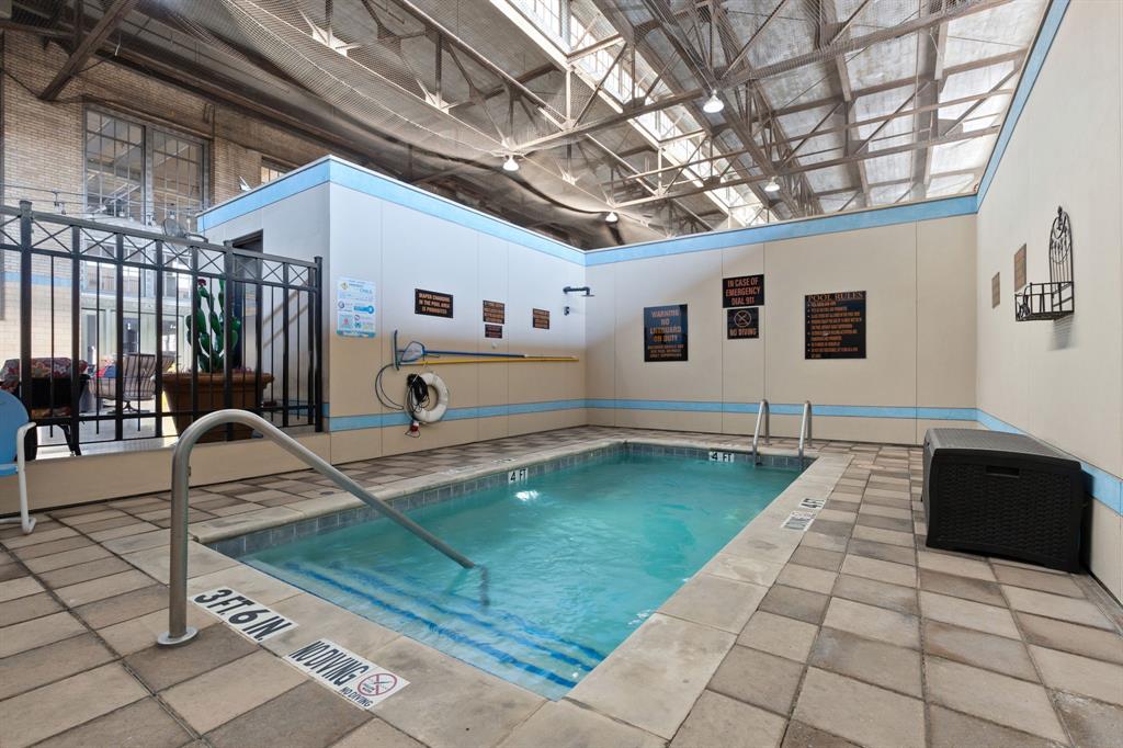 Texas & Pacific Lofts Condo - Residential