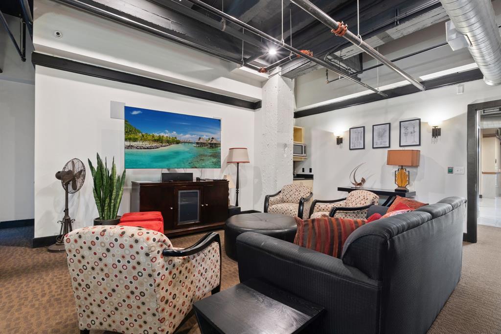 Texas & Pacific Lofts Condo - Residential