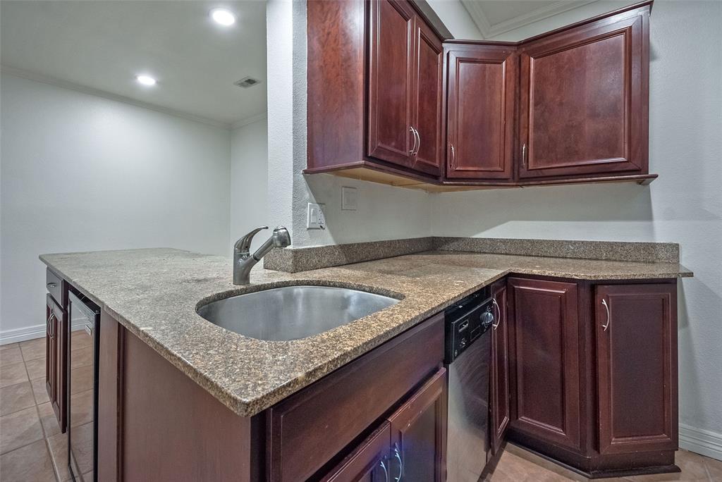 Arrangement Condo - Residential