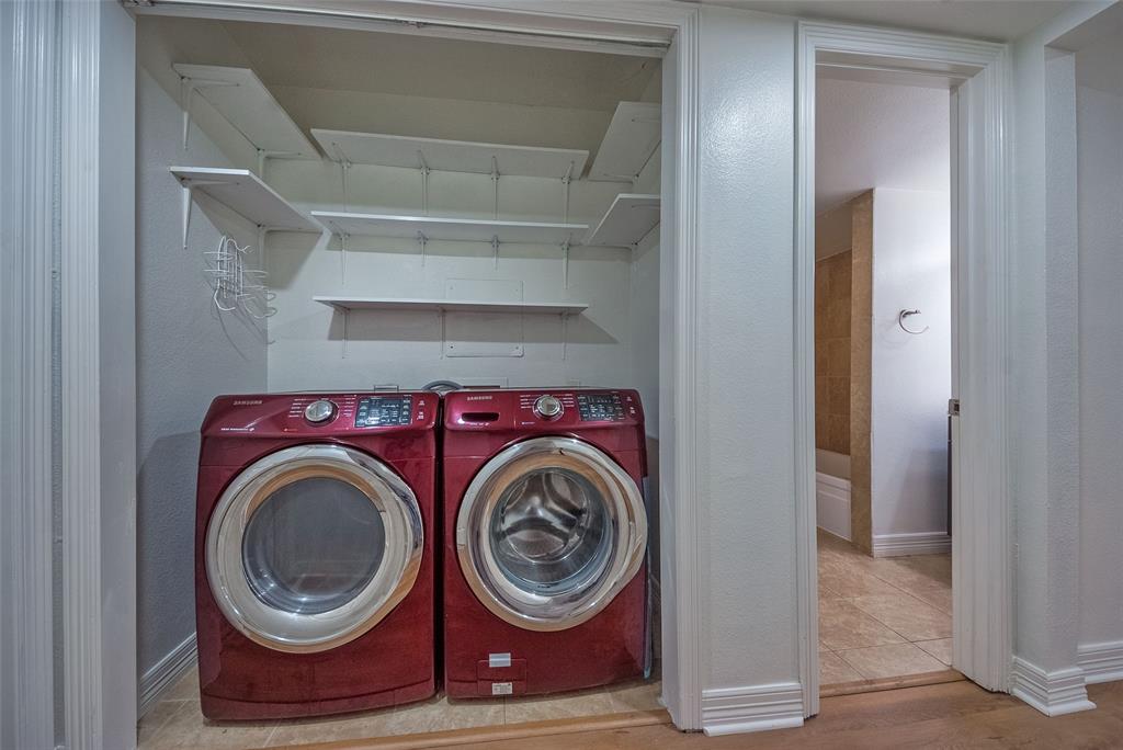 Arrangement Condo - Residential