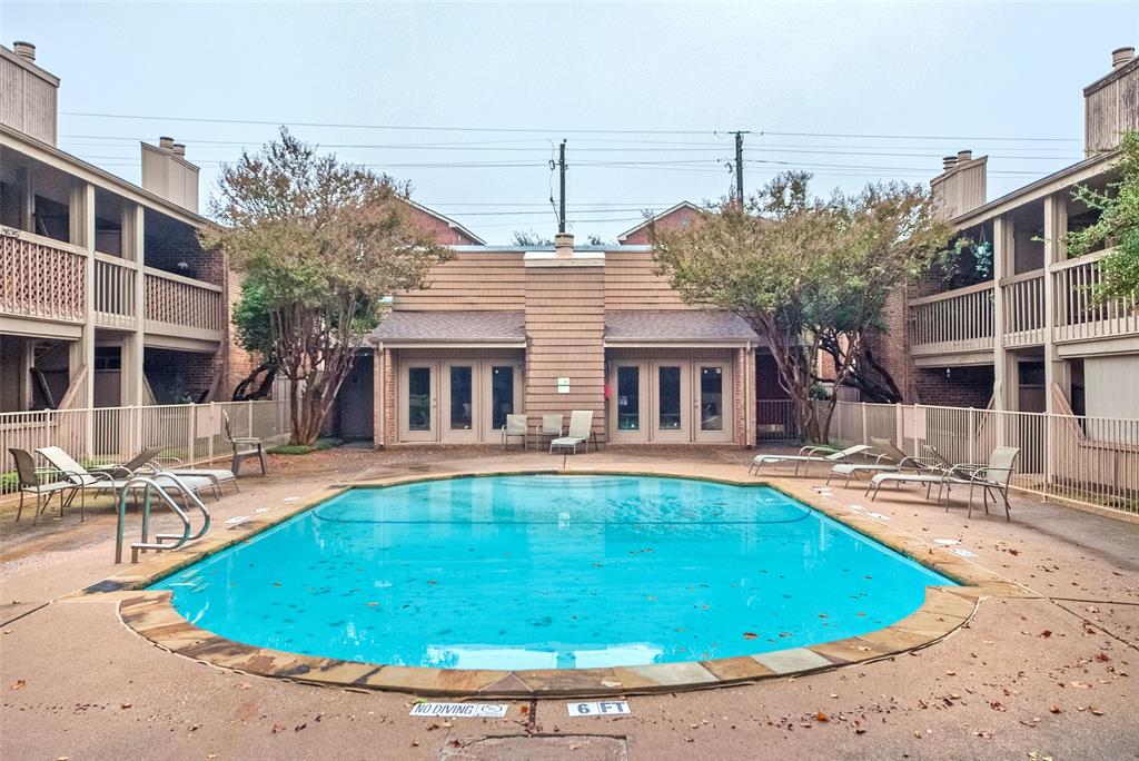 Arrangement Condo - Residential