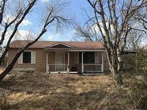 Photo of 303 Eastman Street, Ladonia, TX 75449 (MLS # 21205486)