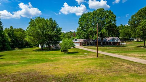 A home in Gilmer