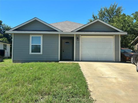 Photo of 2104 Daniel Street, Fort Worth, TX 76104 (MLS # 21204485)