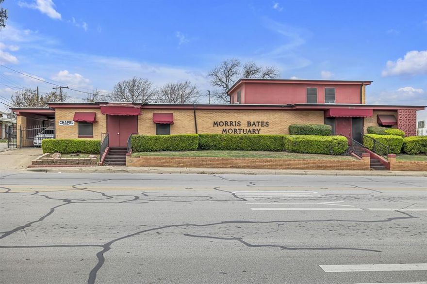 This versatile 4,200 SF building presents an exceptional opportunity for a wide range of users, from office professionals to institutional organizations. Zoned for Neighborhood Commercial, the property offers the flexibility to accommodate diverse business needs. Its prime location on a signalized corner ensures high visibility and easy accessibility, making it ideal for attracting clients, customers, or congregants. With its unique layout and strategic positioning, this property is a rare find for those looking to expand their portfolio or establish a presence in a thriving community. Don’t miss your chance to unlock the full potential of this exceptional space!