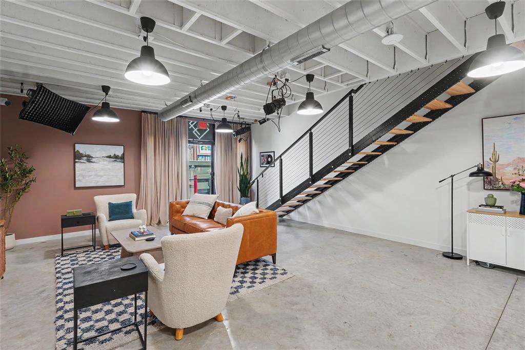 13021 Harmon Road 401