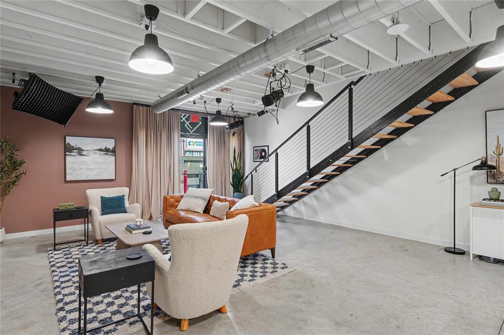 13021 Harmon Road 401