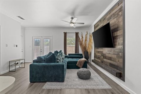 Tiny photo for 3144 Harmon Street, Dallas, TX 75215 (MLS # 21100590)