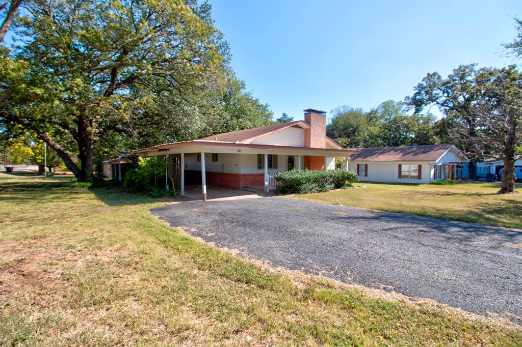 392 Churchill Lane