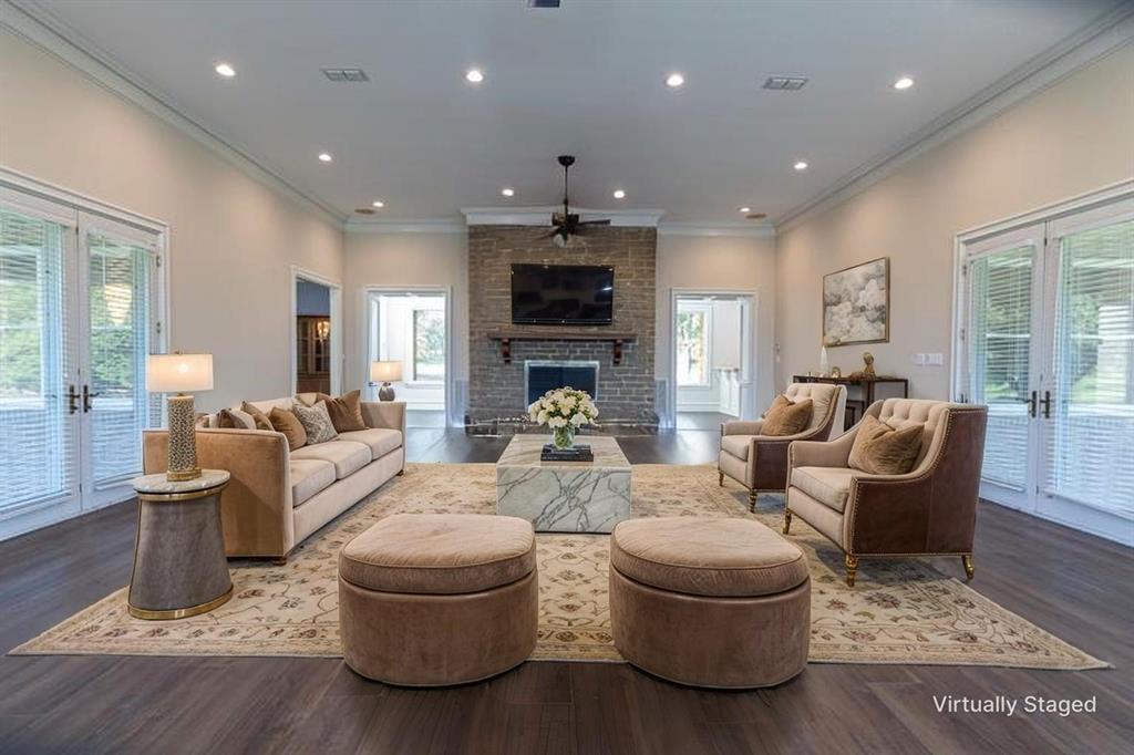 6712 N Hills Drive