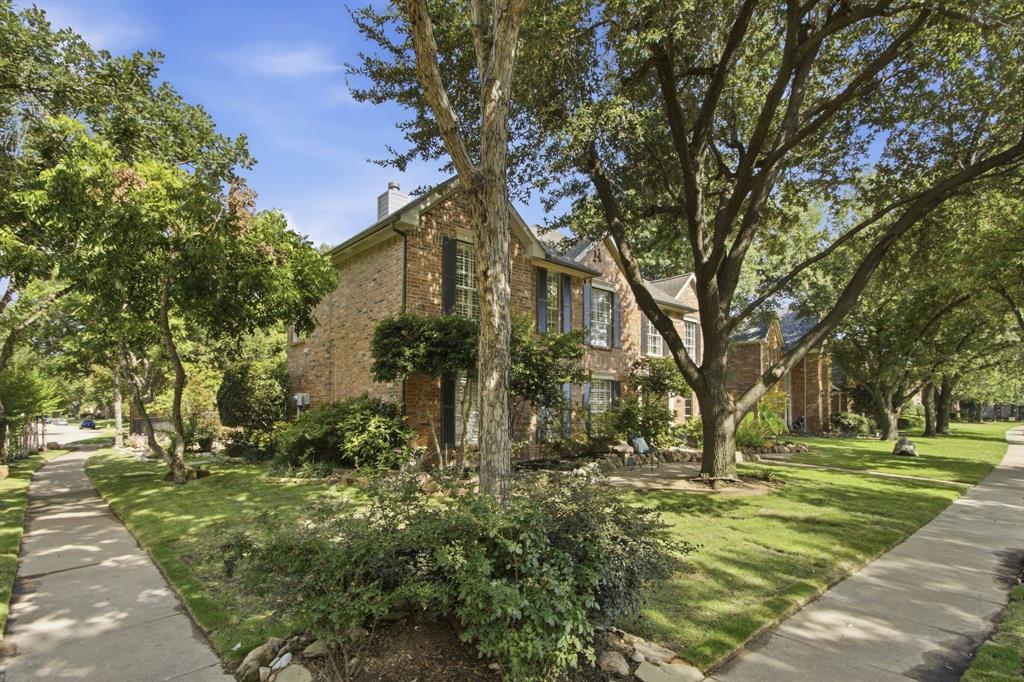 210 Chinaberry Way