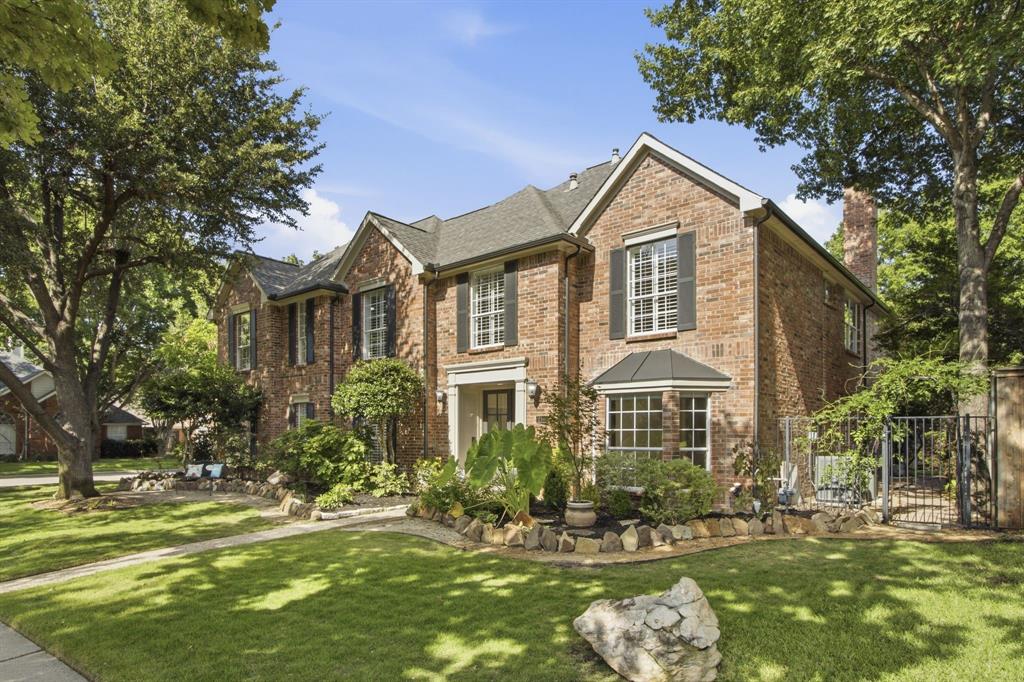 210 Chinaberry Way