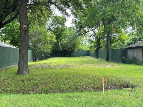 3776 Shorecrest Drive Dallas TX 75209