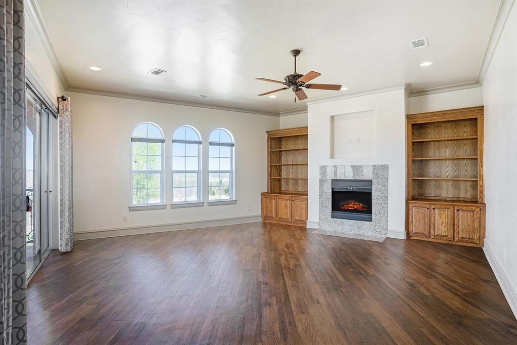 7713 Lakeview Circle